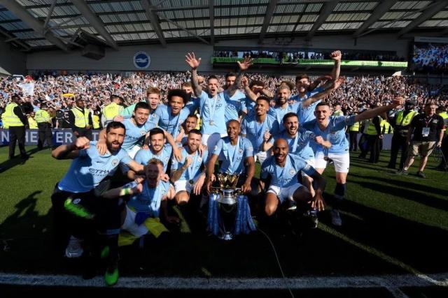 皇马11月最佳球员候选：姆巴佩领衔，维尼修斯、居莱尔在列（皇马公布11月最佳候选：姆巴佩领跑，维尼修斯与居莱尔入选）