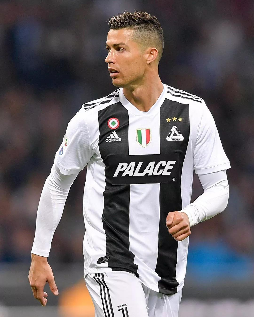 皇马客场3-0击败毕巴，阿诺德表现神勇但伤退，展现世界级水准，但伤病困扰持续。（皇马客场3-0擒毕巴，阿诺德高光却伤退，世界级表现难挡伤病困扰）