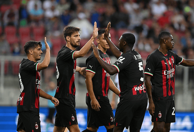 巴媒：内马尔左膝疼痛，或将缺席桑托斯的下一场比赛（据巴媒报道，内马尔左膝不适，可能缺席桑托斯下轮比赛）