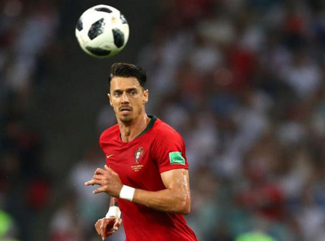 阿隆索：没给恩德里克和贡萨洛机会？其他前锋也能制造威胁（阿隆索谈未给恩德里克、贡萨洛机会：其他前锋同样能制造威胁）